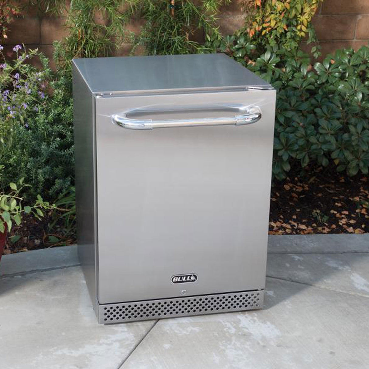 Bull Series II Premium Outdoor Refrigerator, 4.9 Cubic Feet