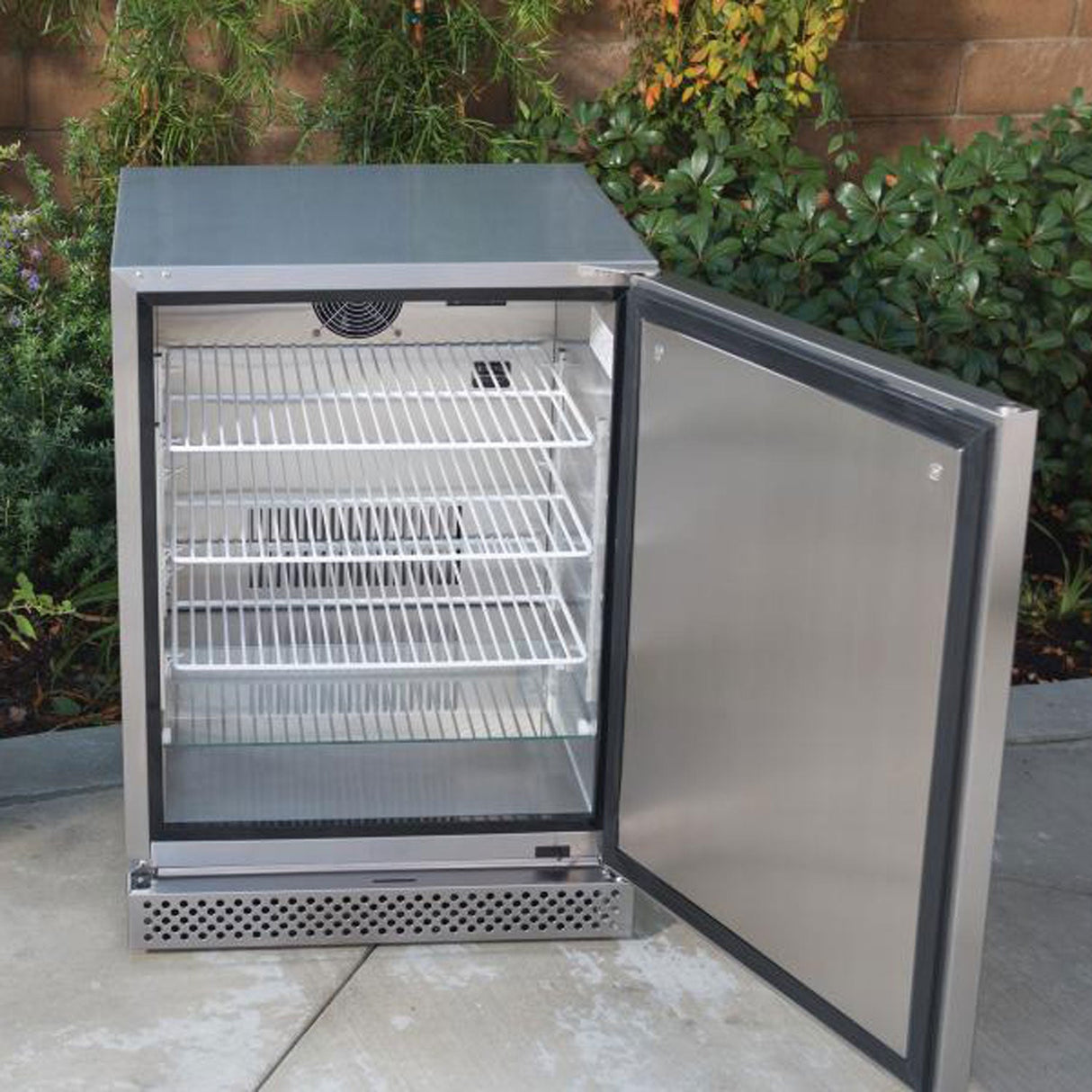 Bull Series II Premium Outdoor Refrigerator, 4.9 Cubic Feet