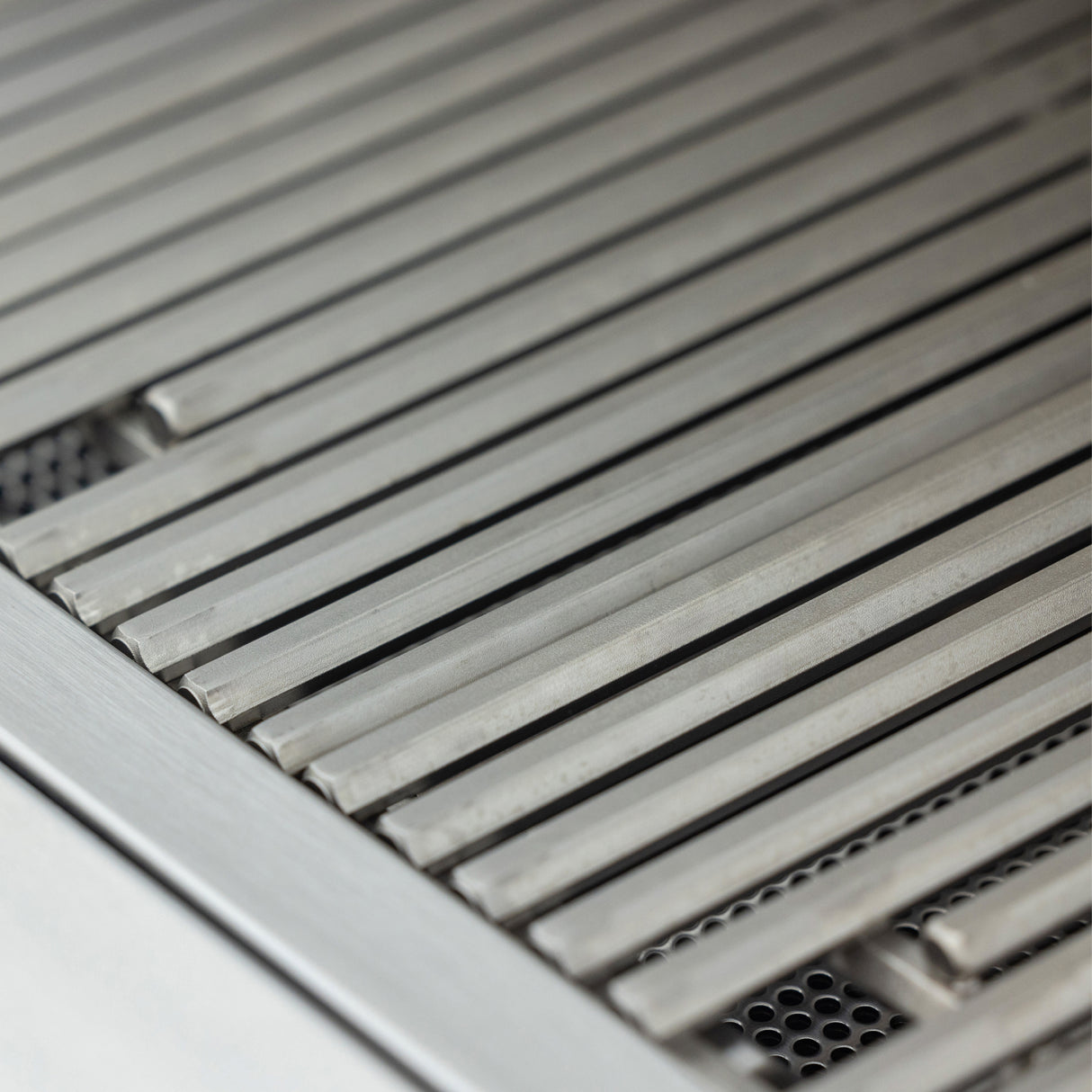 Blaze LTE PRO 32-Inch 4-Burner Gas Grill - BLZ-4LTEPRO-LP/NG