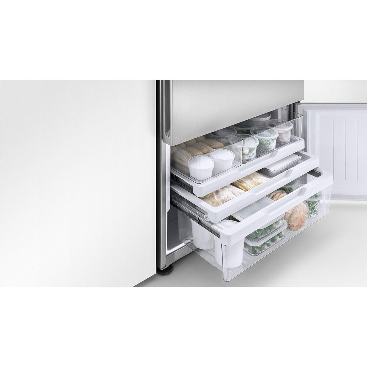 Fisher & Paykel 17.1 cu ft Series 5 Refrigerator Freezer, Ice & Water - RF170WDRUX5 N