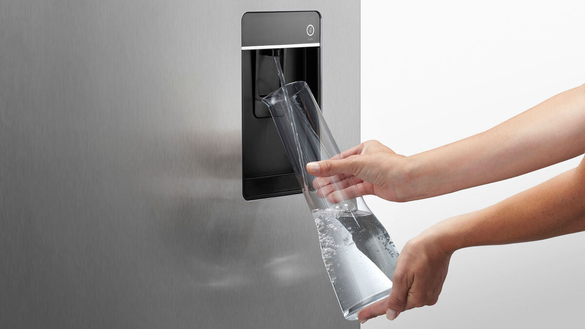 Fisher & Paykel 32" Series 7 Integrated French Door Refrigerator Freezer, Ice & Water - RS32A72U1