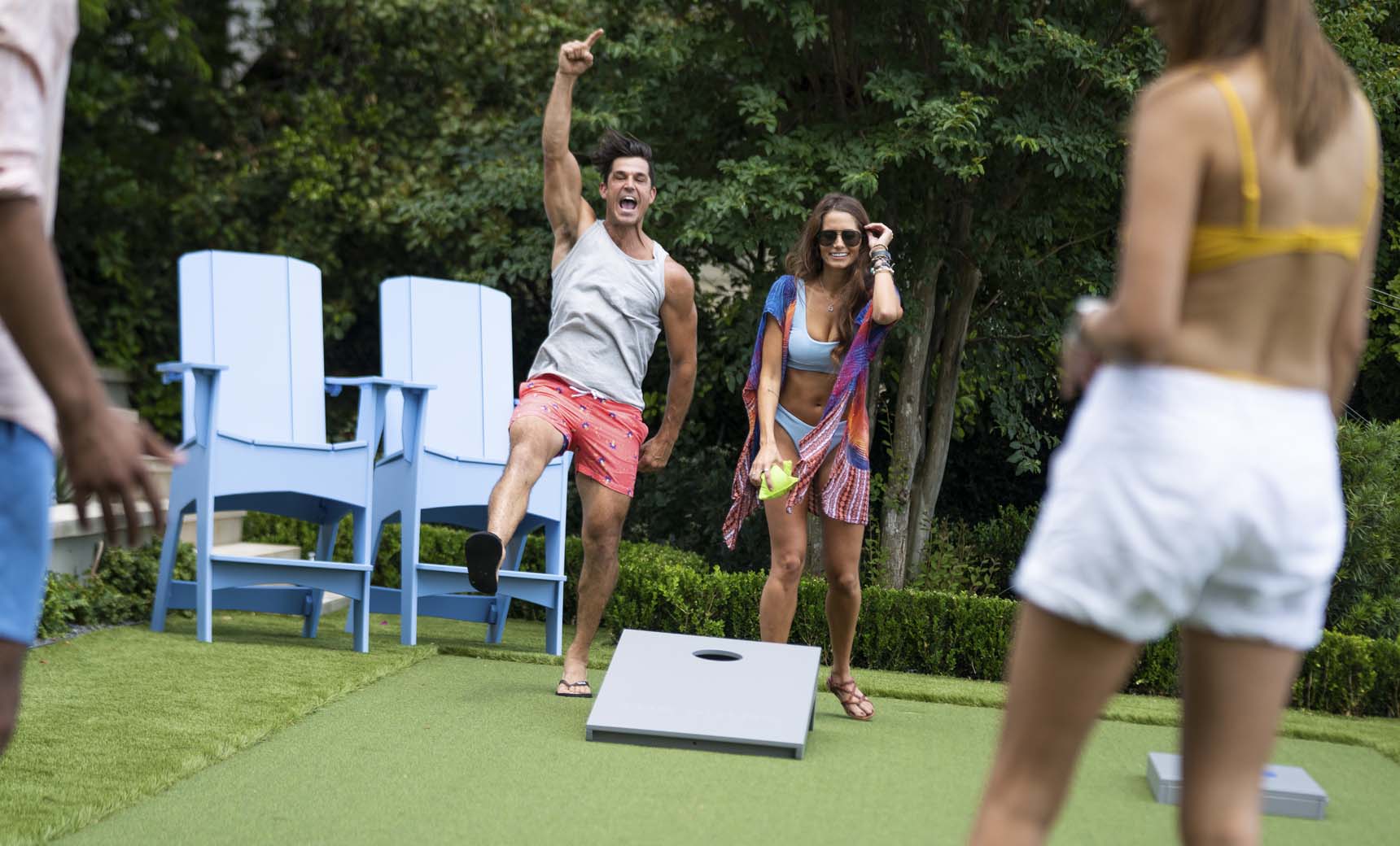 Ledge Lounger Cornhole Toss