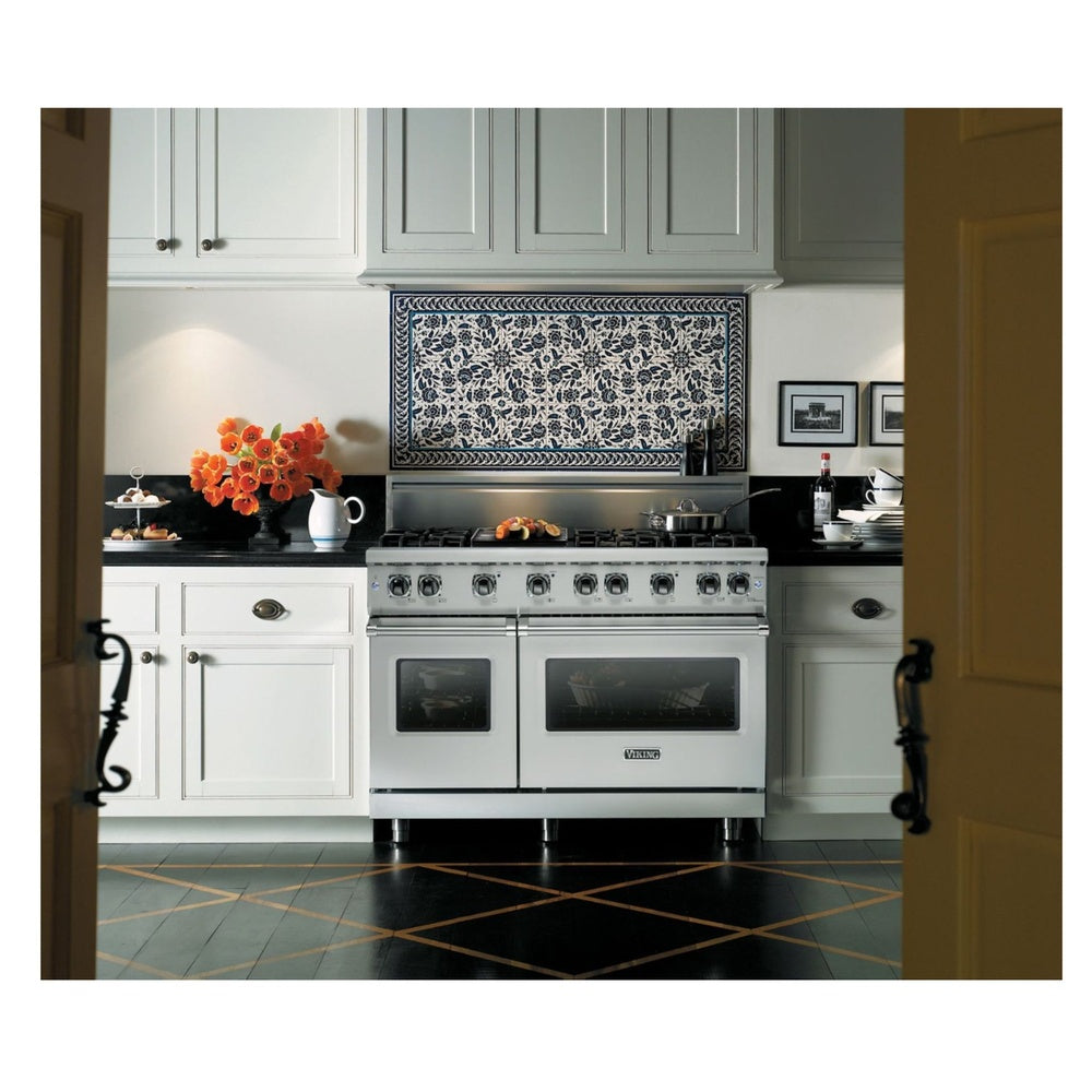 Viking 5 Series 48 inch Sealed Burner Gas Range with 8 Burners - VGR5488B*