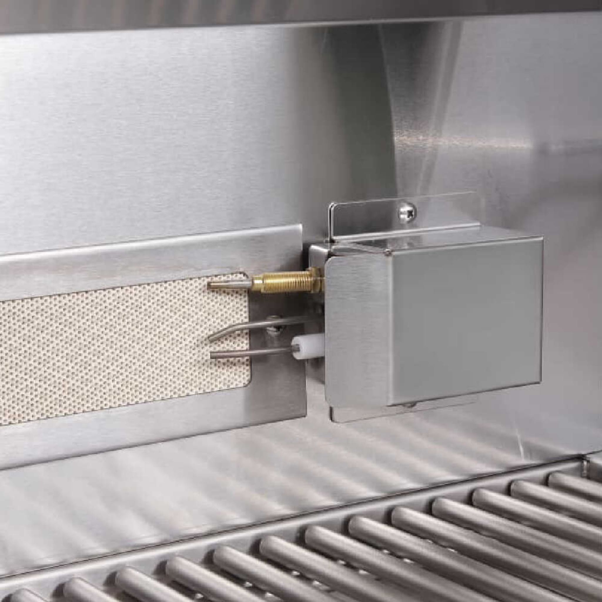 Edgestar 89K BTU 36" Wide Natural Gas Built In Grill With Insulated Jacket And Double Access Doors (SAK31258)