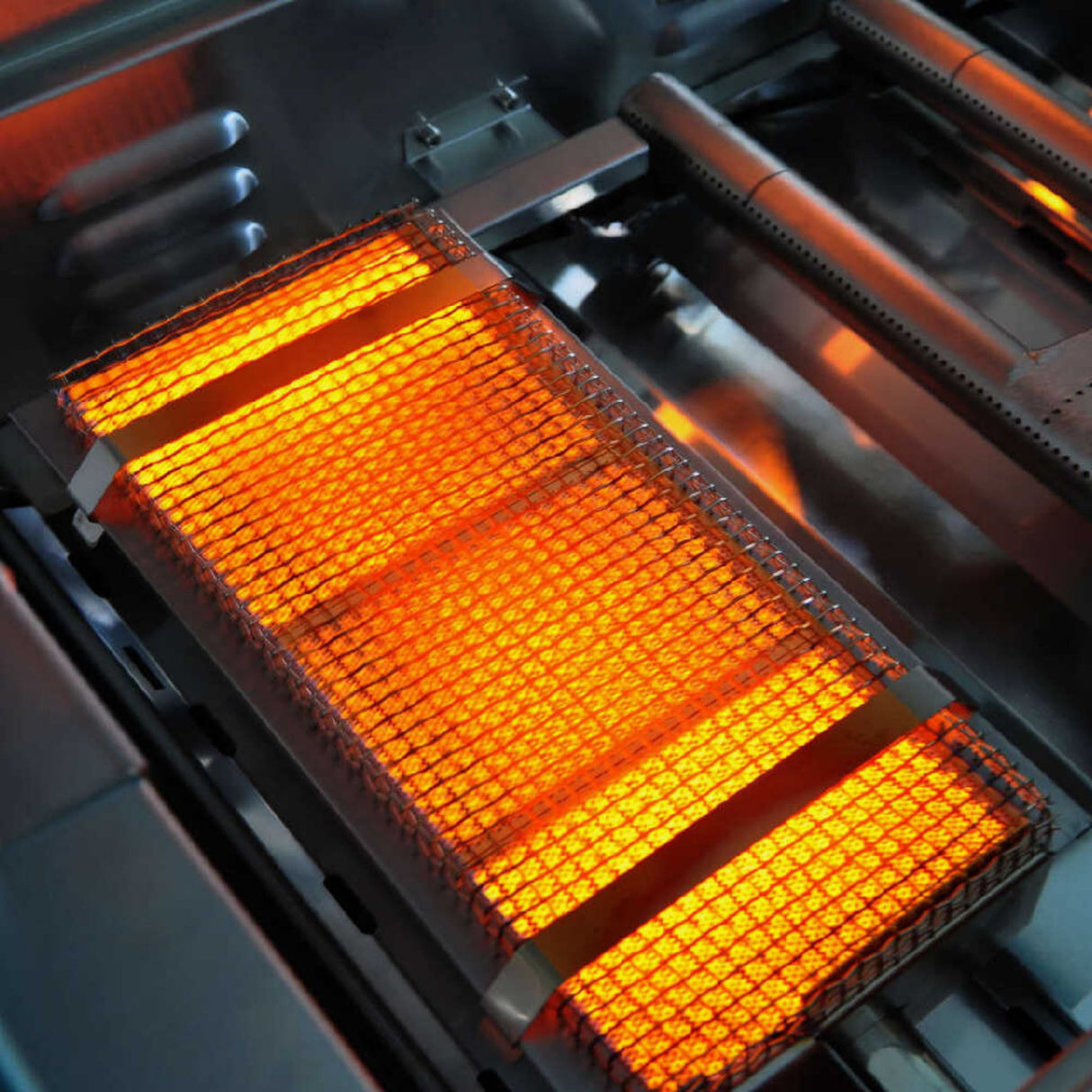 Edgestar 89K BTU 36" Wide Natural Gas Built In Grill With Insulated Jacket And Double Access Doors (SAK31258)