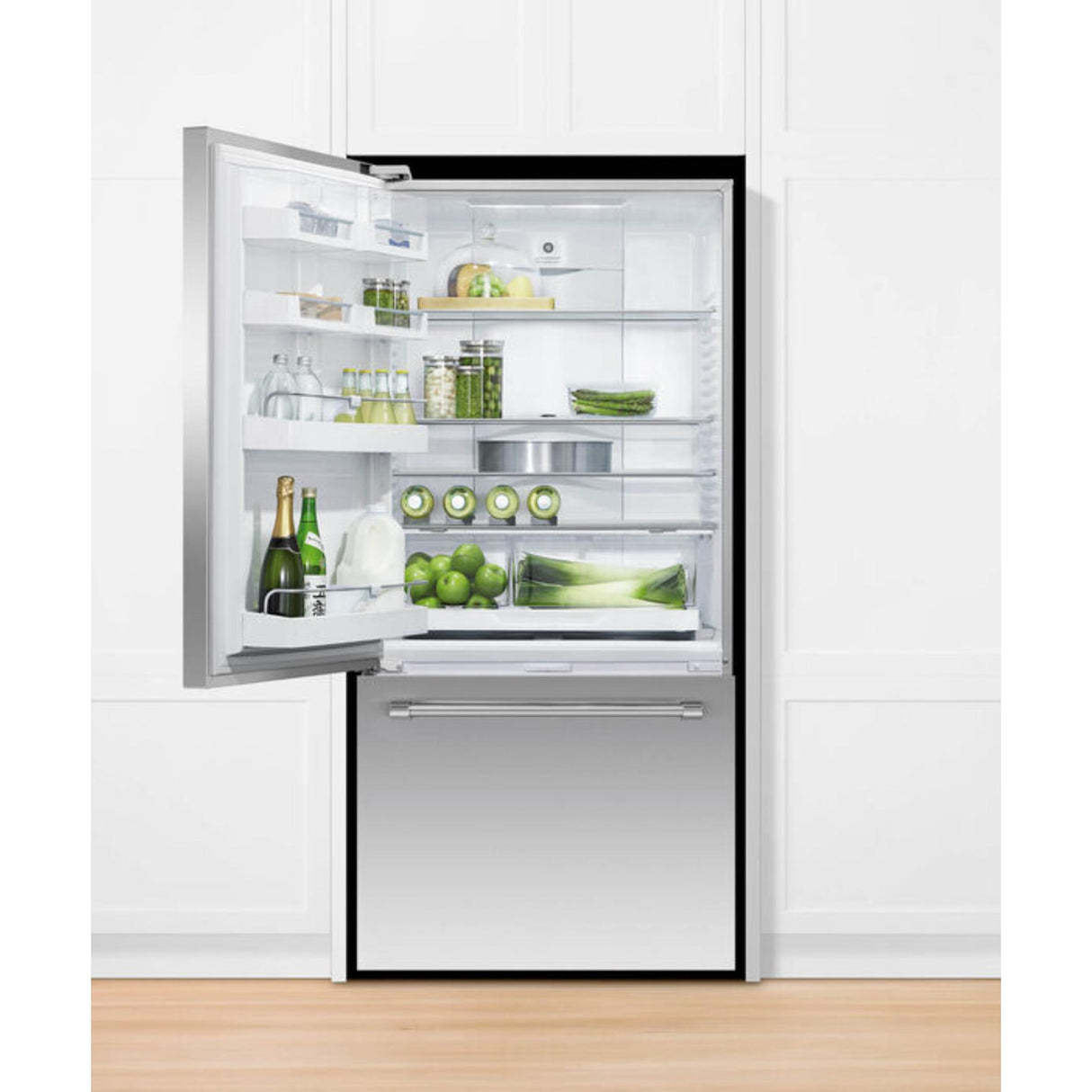 Fisher & Paykel 17.1 cu ft Series 7 Refrigerator Freezer, Ice & Water - RF170WLKUX6