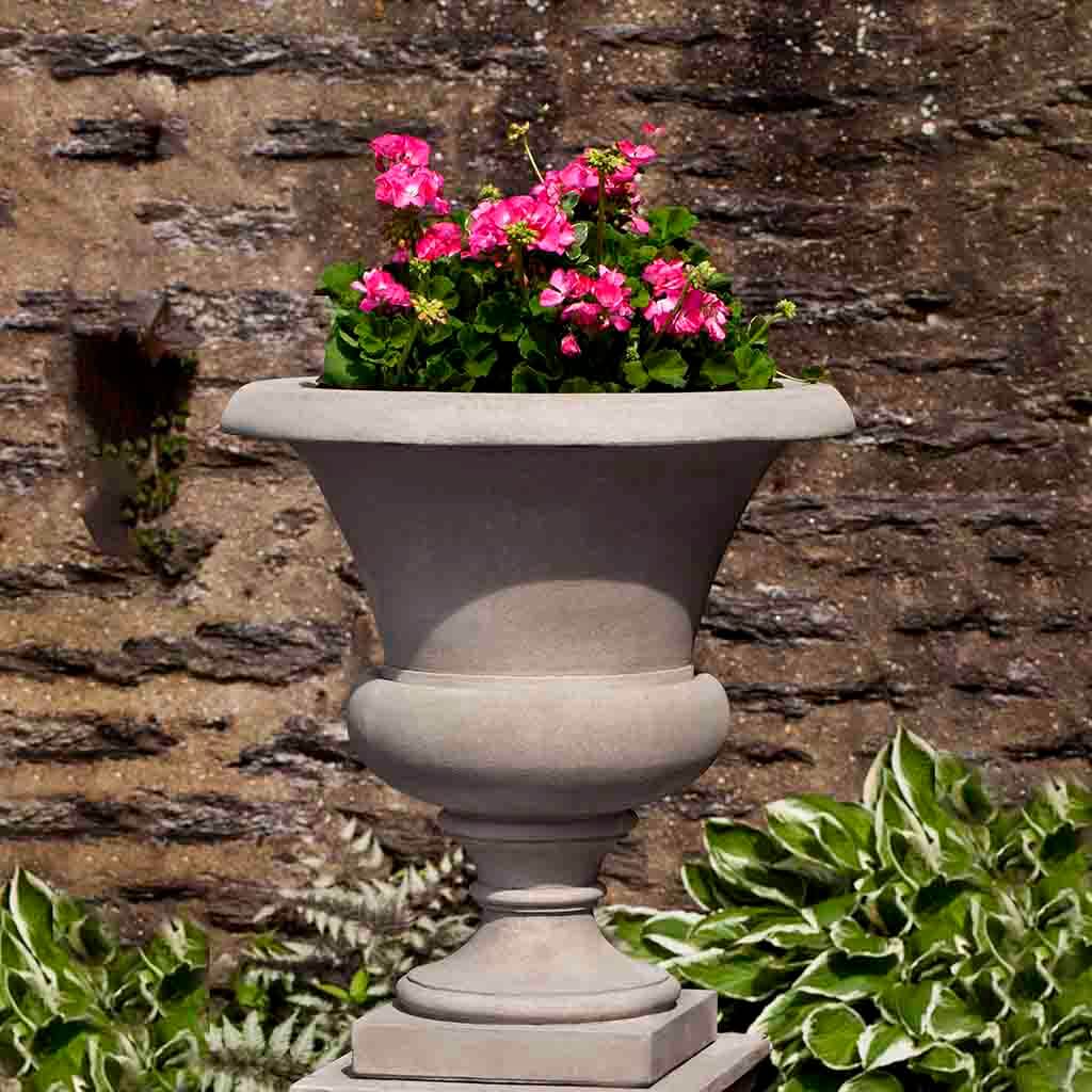 Campania Wilton Urn - P-644