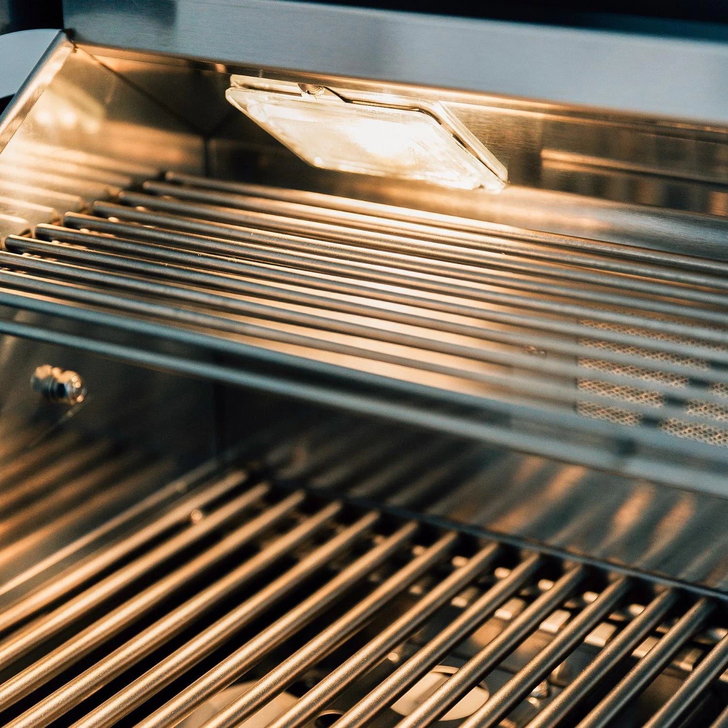 Summerset TRL Built-In Propane Gas Grill With Rotisserie (TRL32/38-LP)