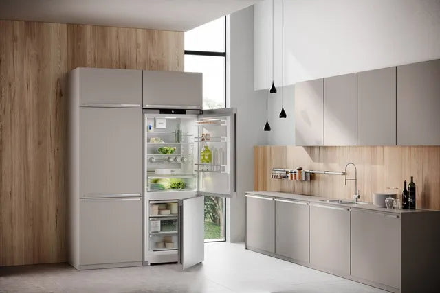 Liebherr C7620 30 inch Bottom Freezer Refrigerator with 15 cu. ft. Capacity and EasyFresh Drawer, in Stainless Steel