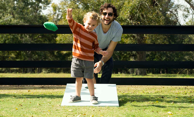 Ledge Lounger Cornhole Toss