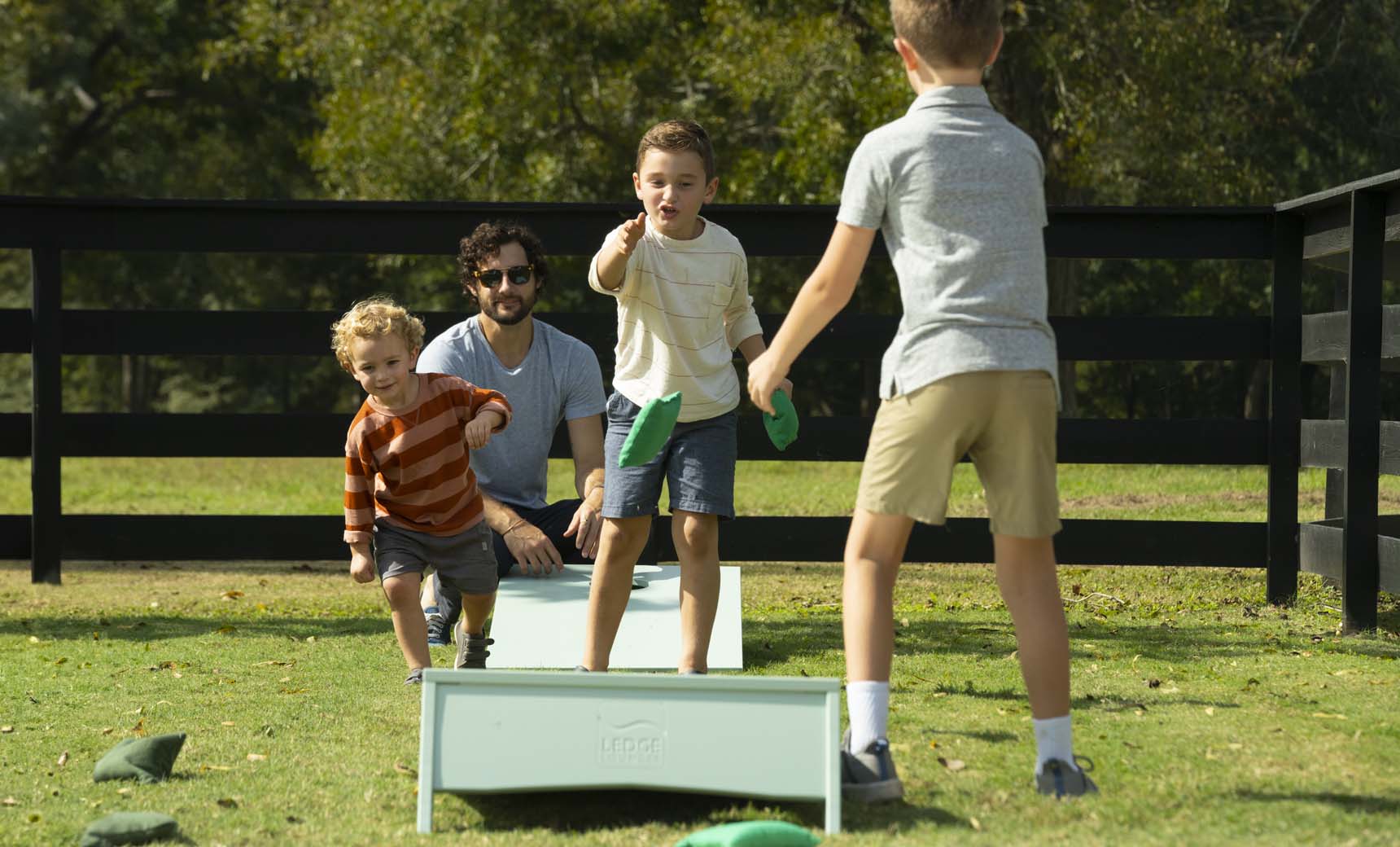 Ledge Lounger Cornhole Toss