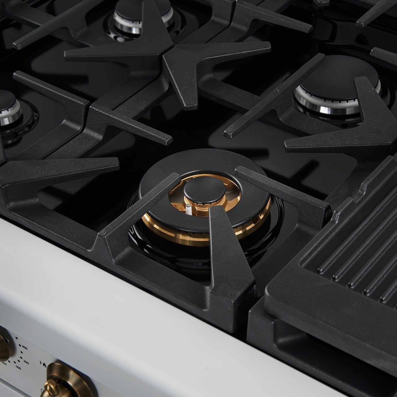 Forno Antico Freestanding Gas Range, Antique Brass Design, Convection Oven, Energy Efficient