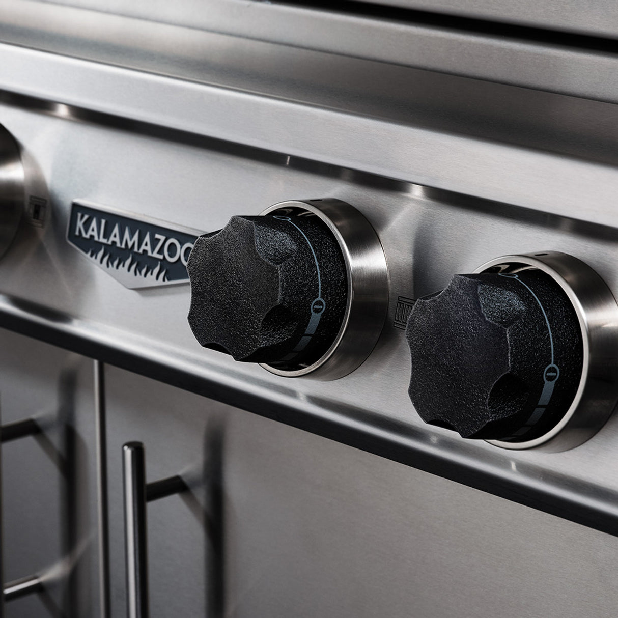 Kalamazoo K1000HS Freestanding Hybrid Fire Grill with Side Burner - K1000HS