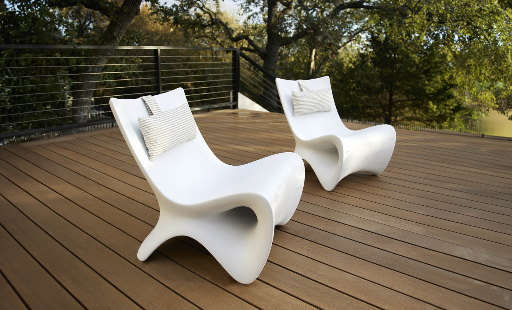 Ledge Lounger Autograph Chair