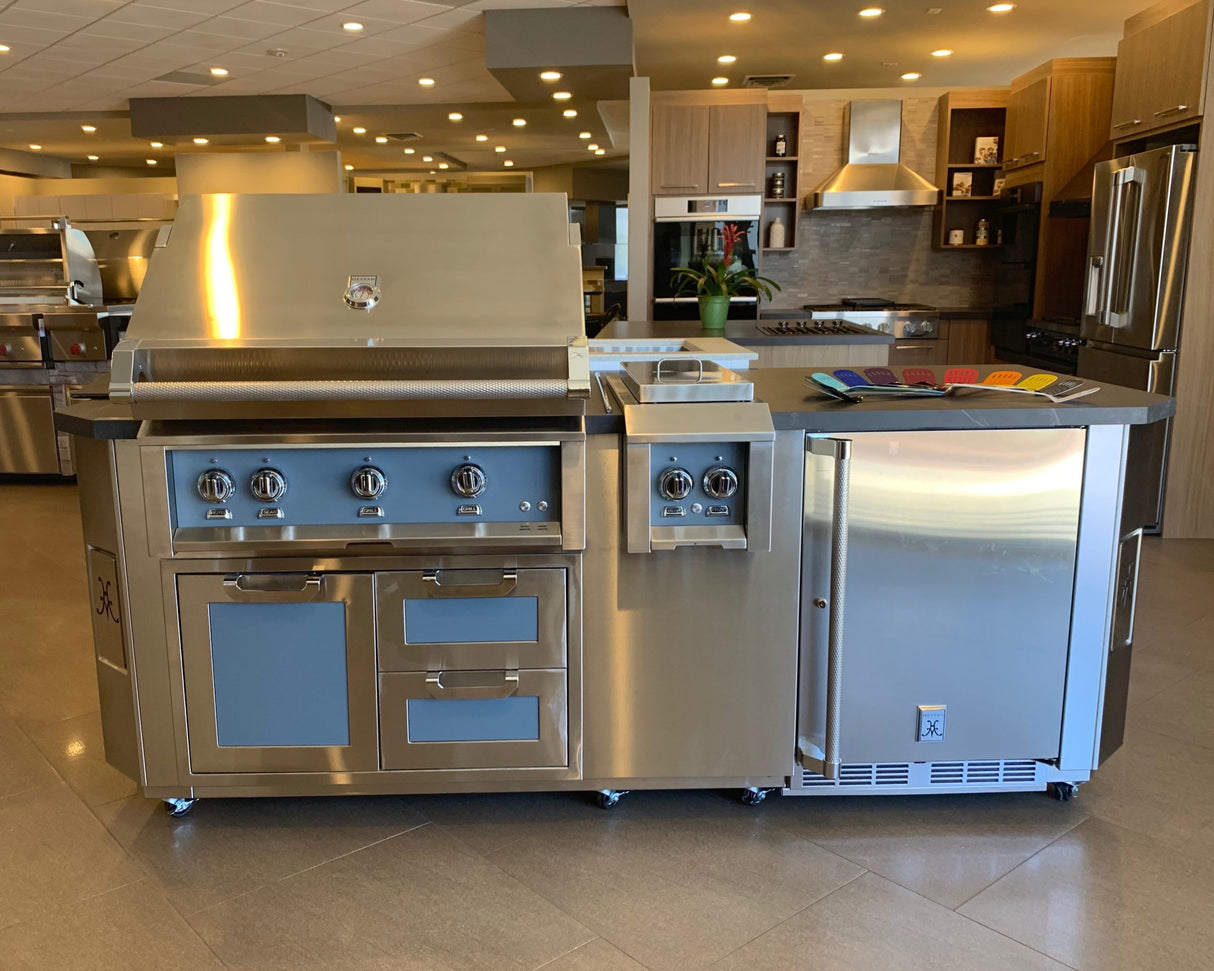 Hestan 8"Foot, With Grill, Outdoor Living Suite with Side Burner and Beer Dispenser - GESD08