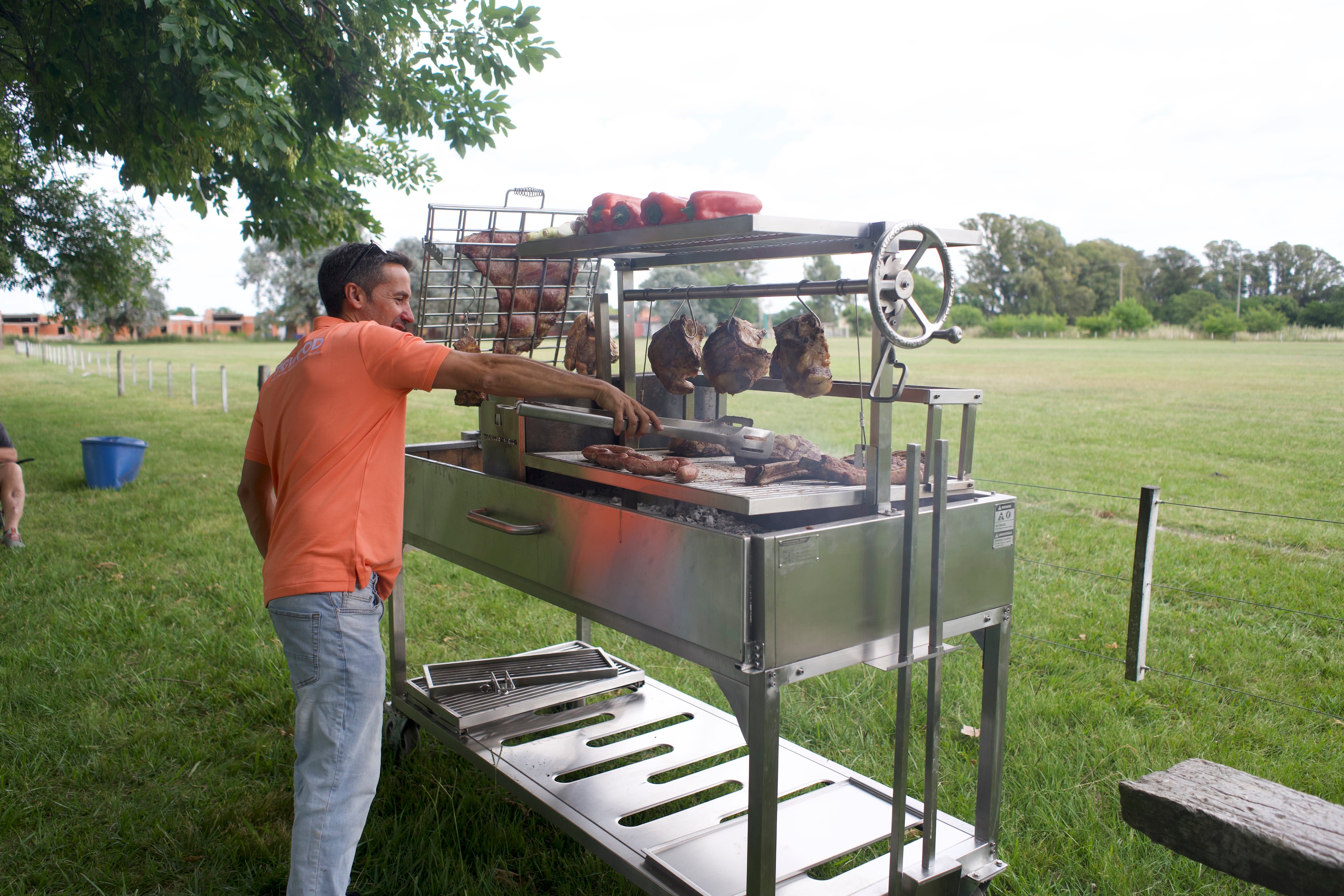 Tagwood BBQ Argentine Santa Maria Wood Fire & Charcoal Gaucho Grill | BBQ26SS --
