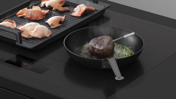Fisher & Paykel 24" Series 9 4‑Zone Induction Cooktop, SmartZone – CI244DTT*