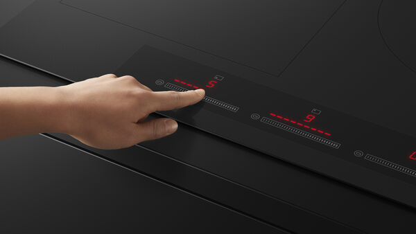 Fisher & Paykel 30" Series 7, 4-Zone Induction Cooktop, SmartZone, Black Glass – CI304ZDTB5