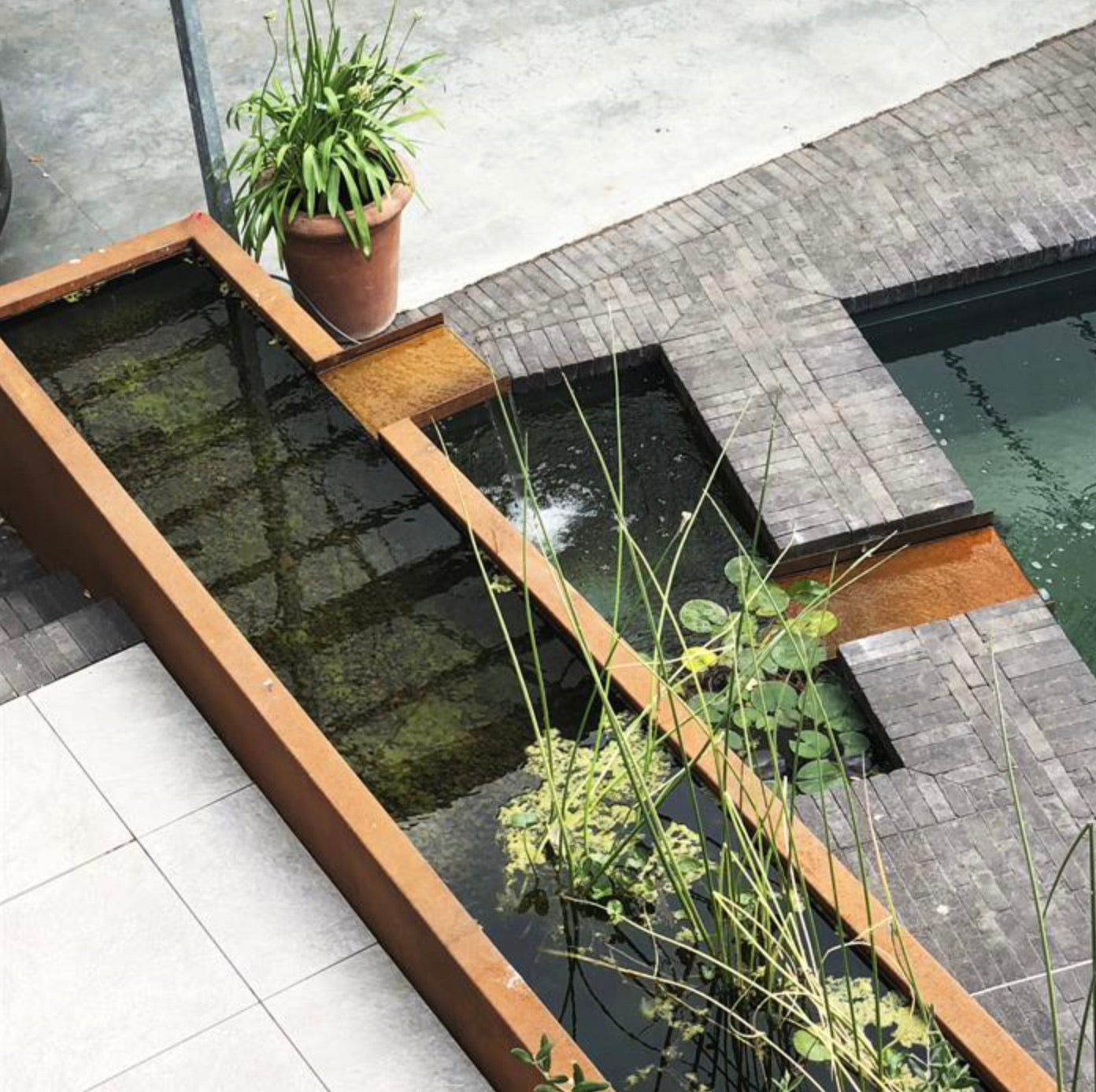 Adezz CorTen Pond
