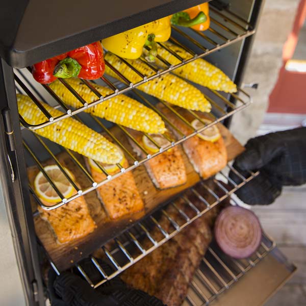 Broil King Smoke 28-Inch Vertical Charcoal Smoker - 923610 *