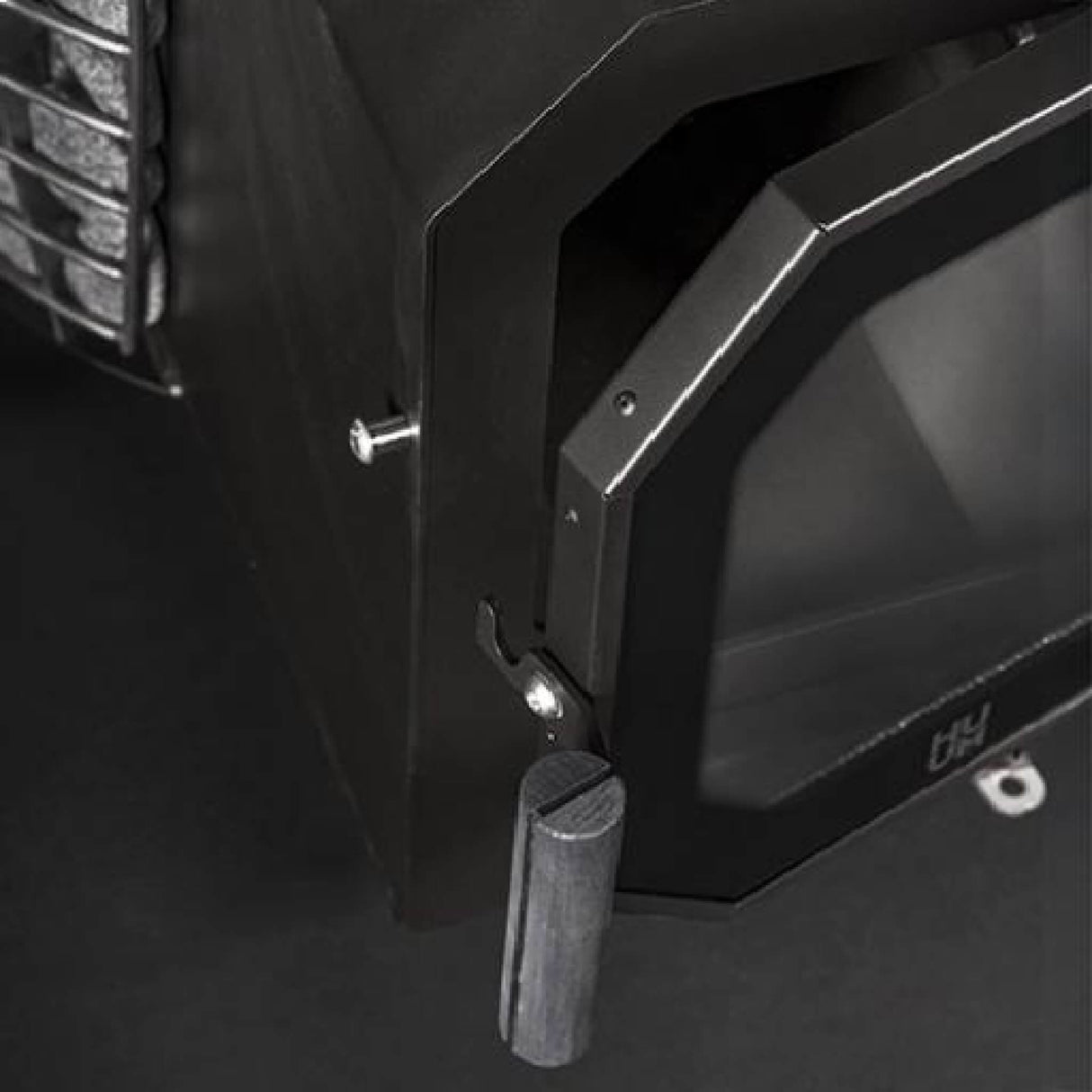 Huum Hive Flow LS 9.8KW Wood-Burning Sauna Stove With Firebox Extension & Sauna Stones [H1016012] (SAK53412)