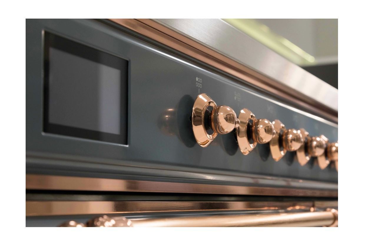 ILVE 36" Majestic II Series Dual Fuel Gas Range with 6 Burners with 3.5 cu. ft. Oven Capacity TFT Oven Control Display (UM096DNS)