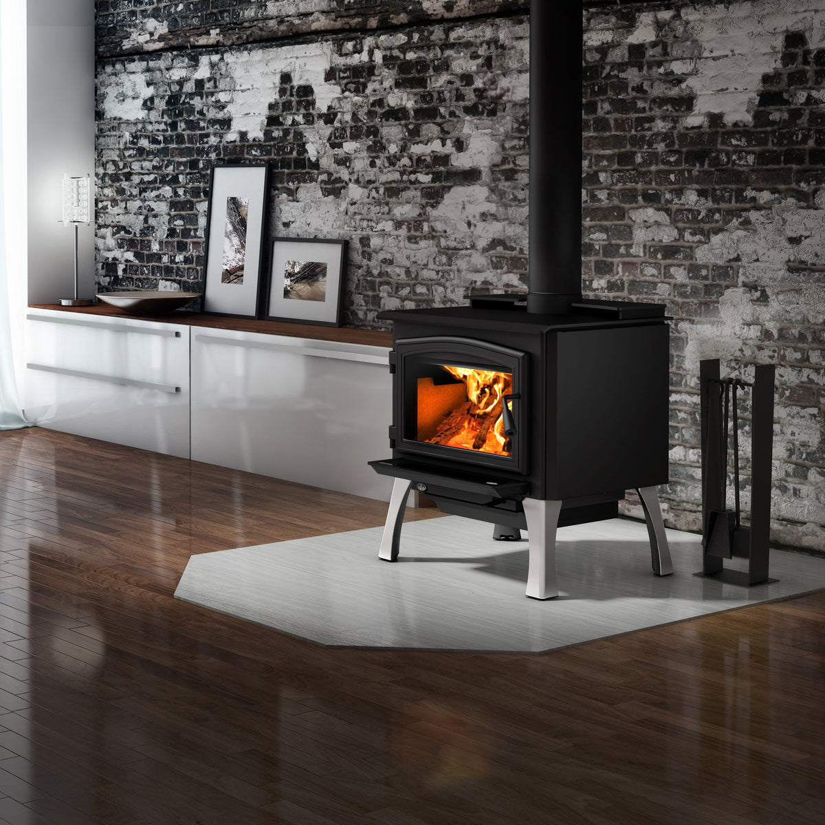 Osburn 2000 Wood Stove with Blower - OB02015