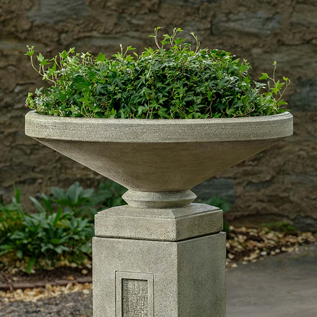 Campania Gimlet Urn - P-1013