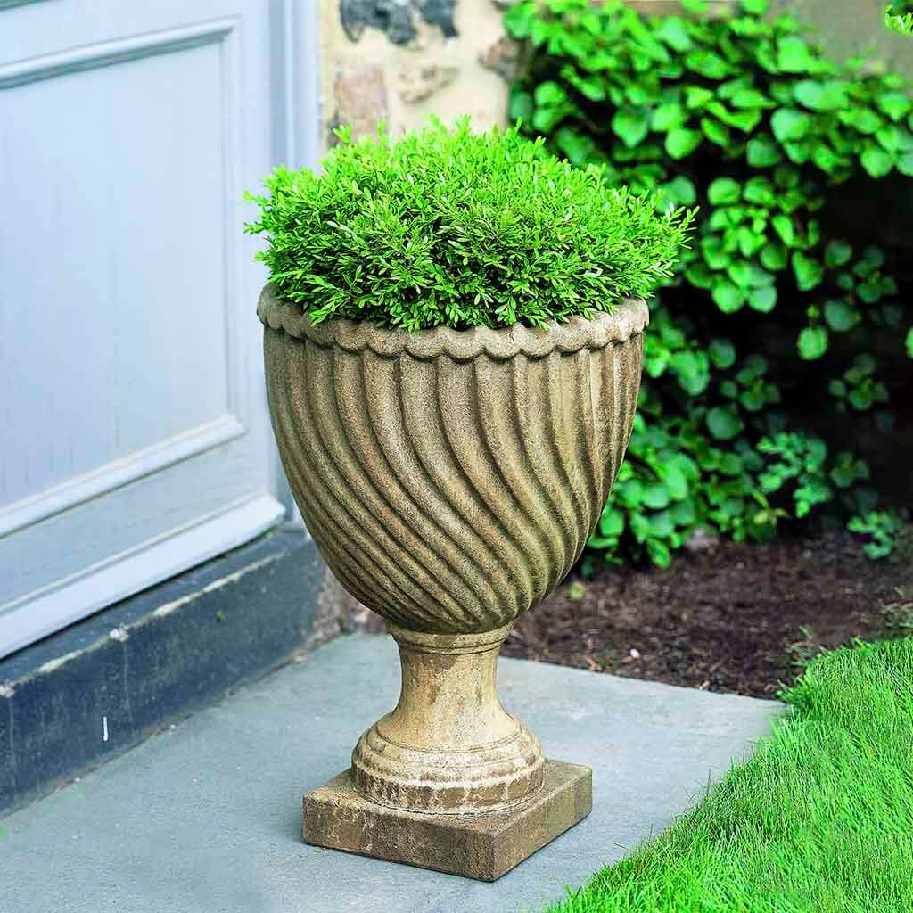 Campania Ravenna Urn - P-348
