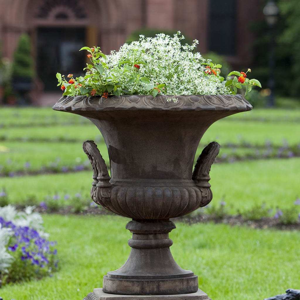 Campania Smithsonian L'Enfant Urn - P-528