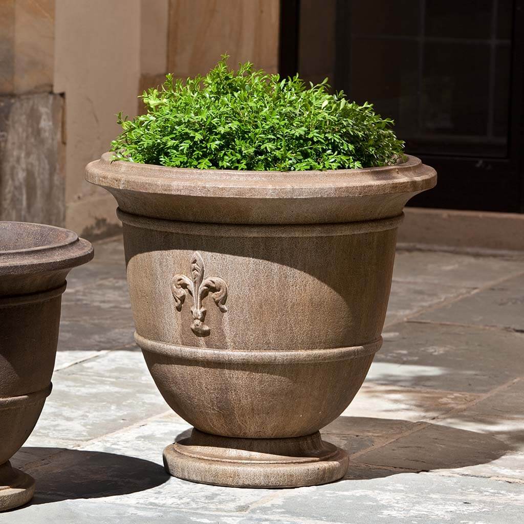 Campania Fleur de Lis Urn - P-573