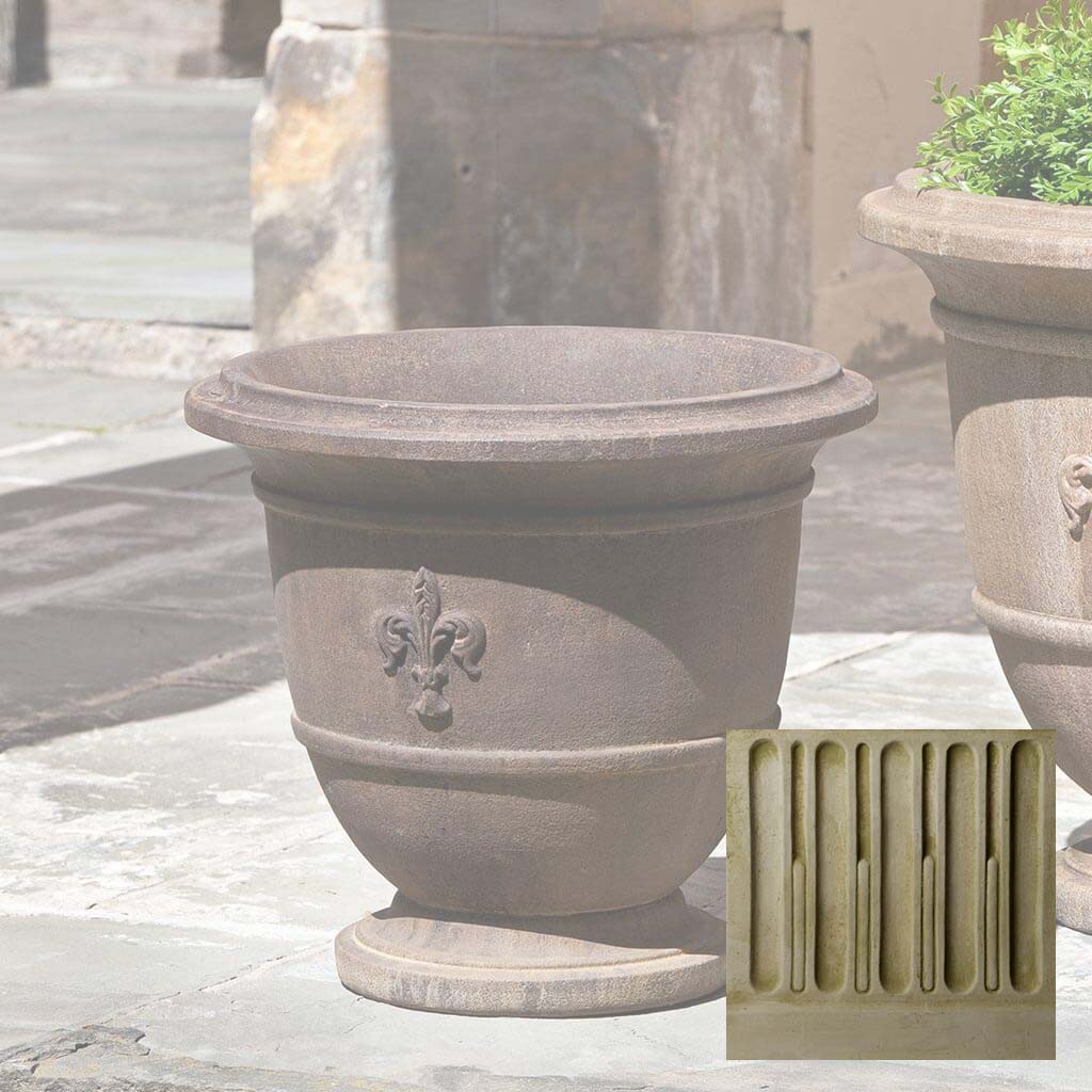 Campania Fleur de Lis Urn - P-573