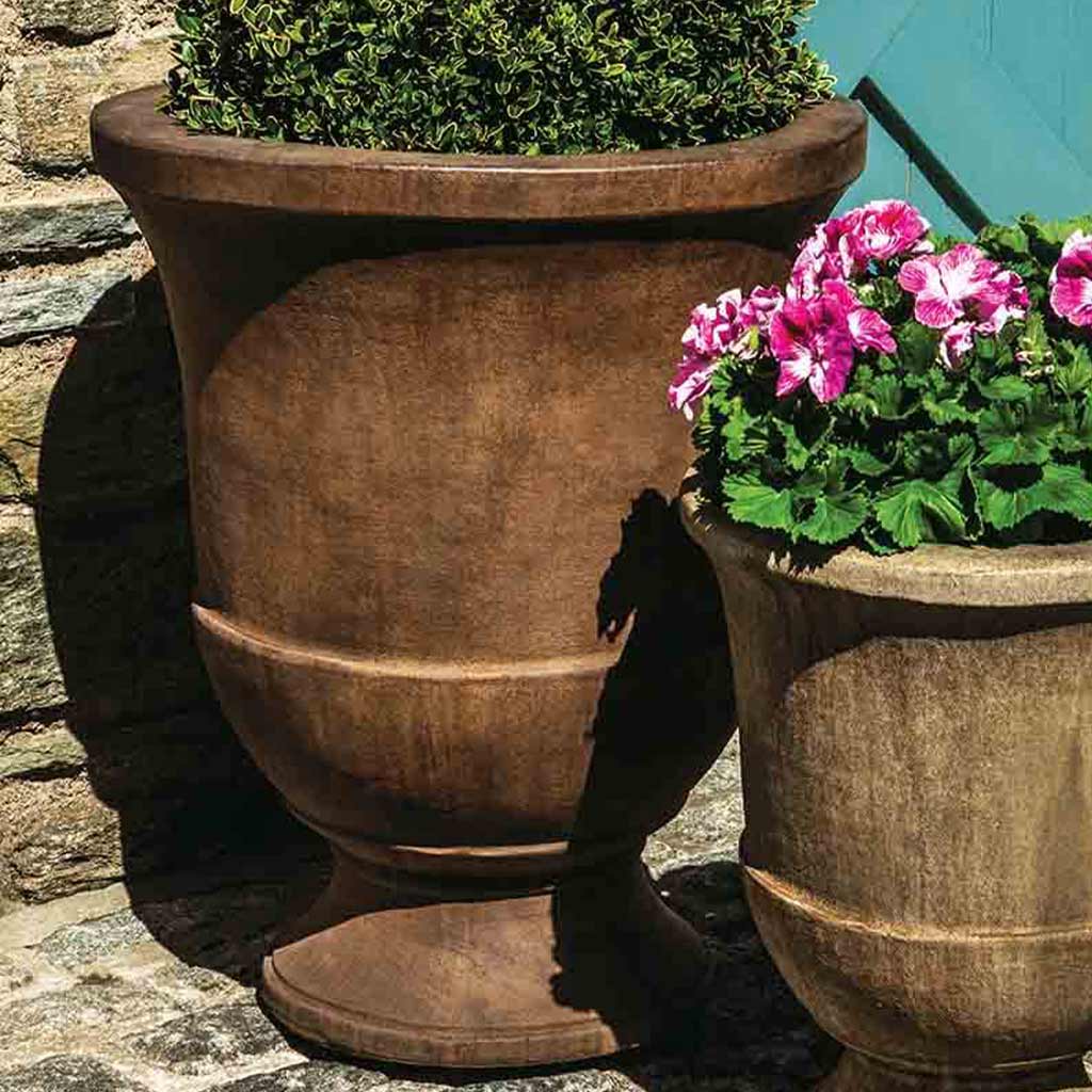 Campania Pascal Urn - P-664