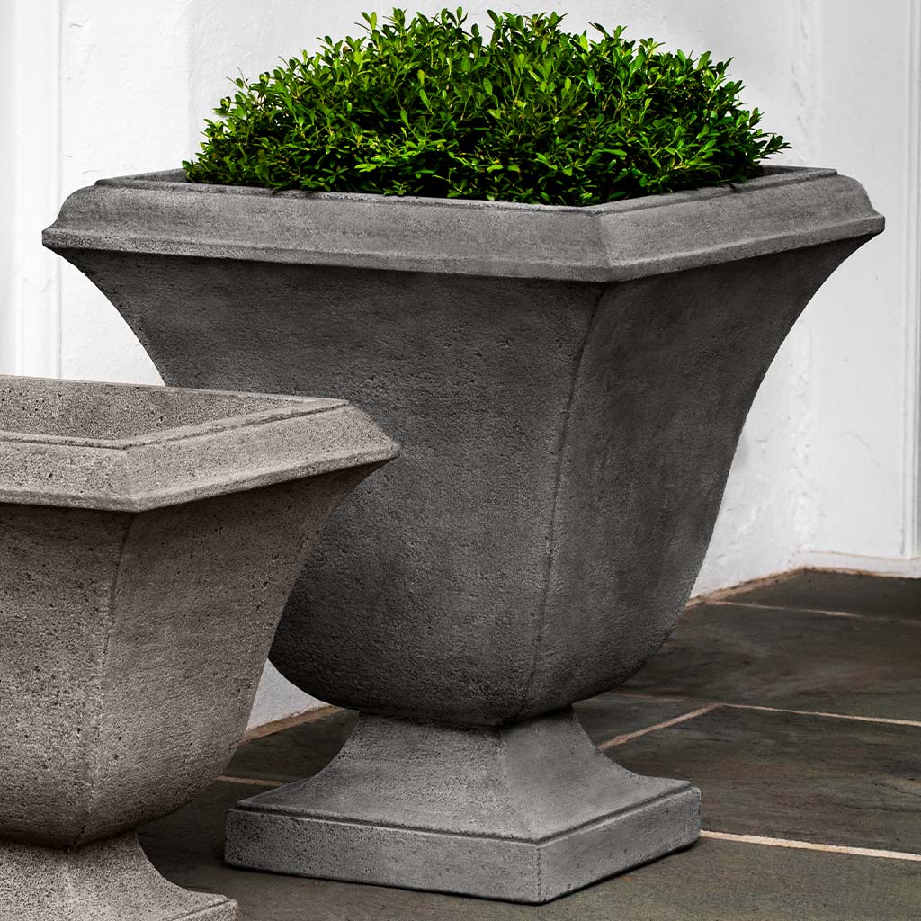 Campania Trowbridge Urn - P-769