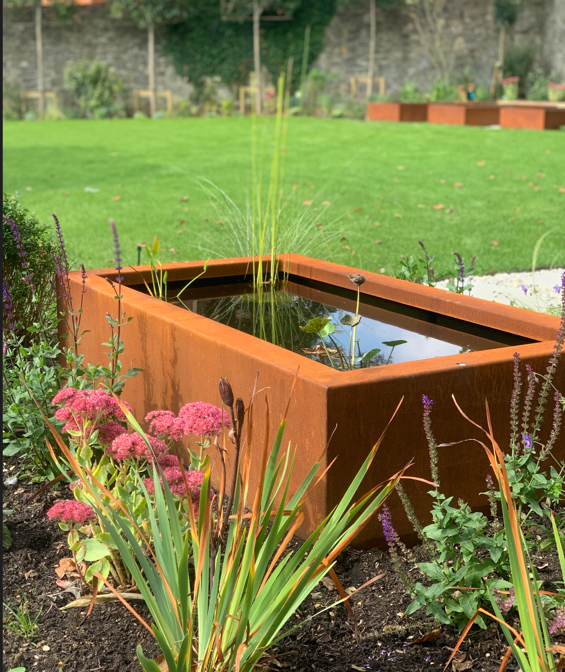 Adezz CorTen Pond
