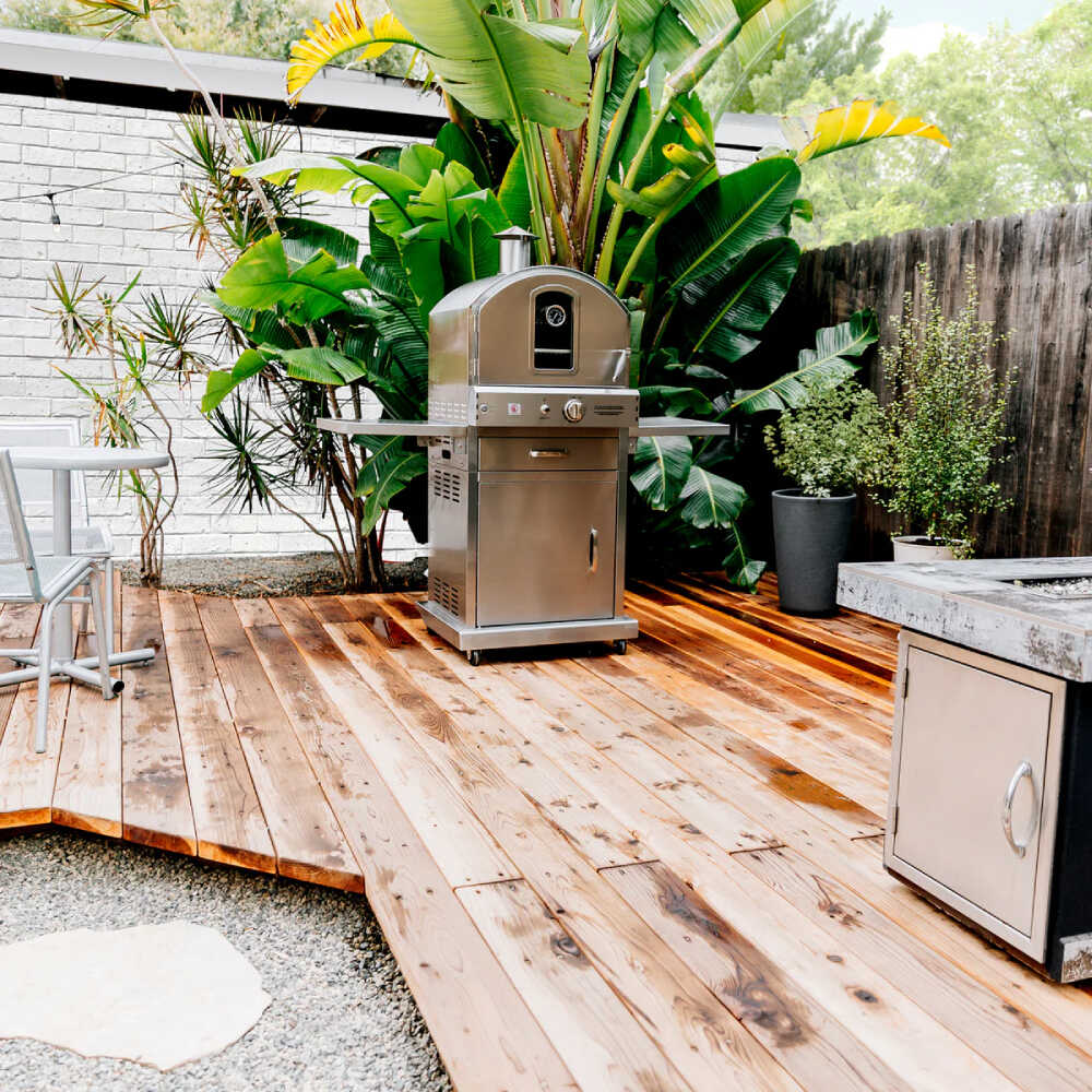 Summerset 60" Outdoor Freestanding Gas Pizza Oven [SS-OVFS-LP/NG]