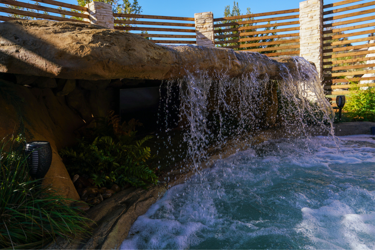 Natural Spas Sunbake Lagoon In Ground Hot Tub and Spa